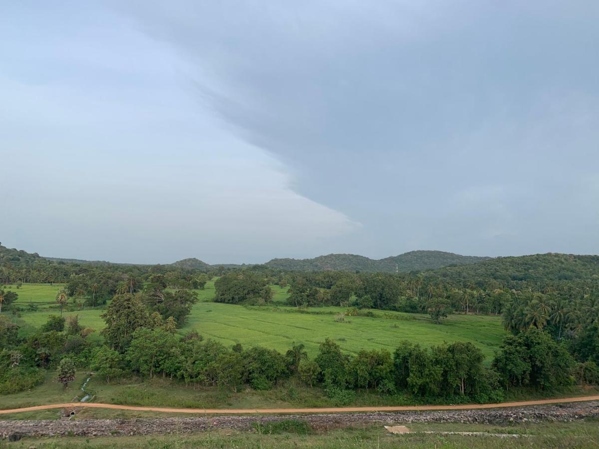 Sethway Village Minneriya Exterior photo